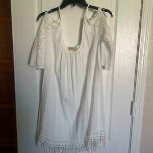 Kate Kasin Large Elegant White Lace Trim Dress